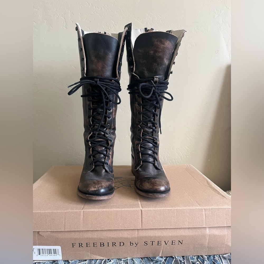Freebird by Steven Dark Brown Lace-Up Boots - Grany - Size 10